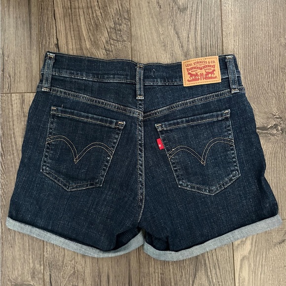 Levi’s shorts - Picture 2 of 2